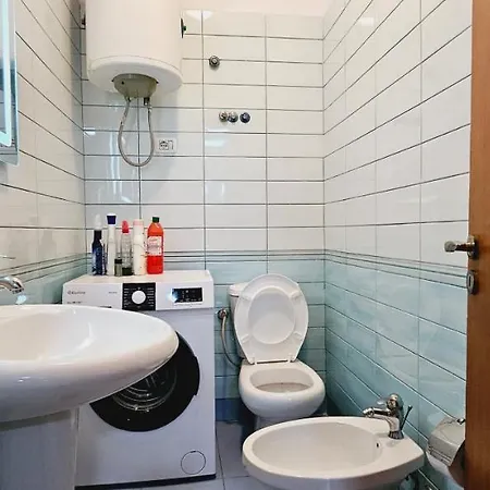 New Bazaar 2 Bed With Free Garage Διαμέρισμα